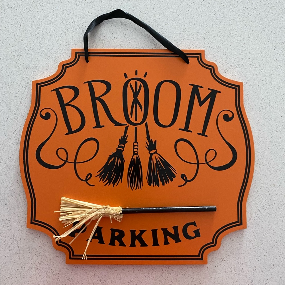 HALLOWEEN BROOM PARKING HANGING SIGN